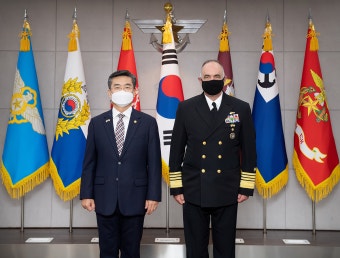 미 전략사령관, 한국 국방장관 면담…확장억제 재확인 — RFA 자유아시아방송 미 전략사령관, 한국 국방장관 면담…확장억제 재확인