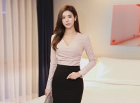 셔링 랩 블라우스 연핑크 브이넥 언발 여성 정장 하객룩 화이트 셔츠 남방 추가할인 게뜨 셔링 랩 블라우스(연핑크)/(3col)