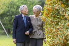 お住まいの仙洞｜【動画】上皇后さま、８６歳に　… 写真1/1｜産経ニュース 【動画】上皇后さま、８６歳に　コロナ禍案じられる
