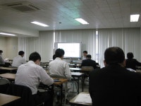感染対策セットの研修｜大阪府内の福祉施設に『感染対策… 写真1/3｜SANSPO.COM（サンスポ） 大阪府内の福祉施設に『感染対策セット』... 