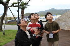 제3회 별빛달빛여행 스케치('23.9.23.~24.) < 갤러리 < 과학관소식 < 소개 : 국립광주과학관 제3회 별빛달빛여행 스케치('23.9.23.~24.)  < 갤러리... 