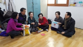성동구 > 사근동 > 동네소개 및 소식 > 포토앨범 > 설맞아 경로당 방문