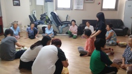 성동구 > 송정동 > 동네소개 및 소식 > 포토앨범 > 송사리 송일경로당 방문