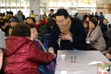 서대문구의원누리집 - 이진삼의원 홈페이지 > 의원동정 > 의정활동사진 (제목 : 서대문장애인종합복지관 설명절 행사) 