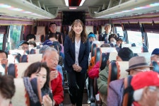 서대문구의회 누리집 - 의정활동 > 의정활동사진 (제목 : 경로당 지도자 수련회 환송 행사) 서대문구의회