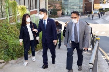 서대문구의회 누리집 - 의정활동 > 의정활동사진 (제목 : 풍림아이원~ 포방터 시장 일대 보행자통로에 관한 현장방문) 서대문구의회