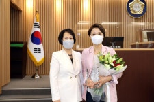 서대문구의회 누리집 - 의정활동 > 의정활동사진 (제목 : 제8대의원 퇴임식 및 의장단 감사패 전달식) 서대문구의회