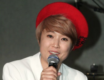 송은이, FNC 전속계약 종료 