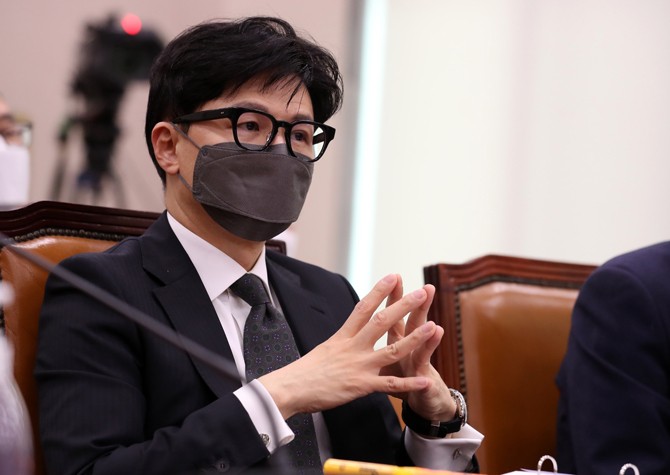 한동훈-이재명 대표, 의료대란과 현안 논의…추석전 협력 강화를 모색