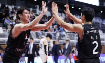 '완전체' 프로농구 kt, 소노 꺾고 6연승…허훈, 이정현에 완승 | 세계일보 '완전체' 프로농구 kt, 소노 꺾고 6연승…허훈, 이정현에 완승