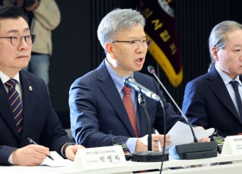 [속보] 의협 “전공의 사직 지지…면허 박탈 시 정부에 법적 조치” | 세계일보 [속보] 의협 “전공의 사직 지지…면허 박탈 시 정부에 법적 조치”