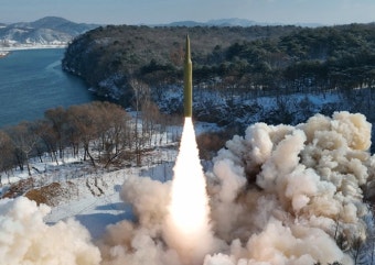 북한, 동해상으로 탄도미사일 발사… 초대형방사포 훈련 15일만 | 세계일보 북한, 동해상으로 탄도미사일 발사… 초대형방사포 훈련 15일만