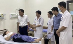 신원 베트남공장 식당서 식중독…351명 입원 | 세계일보 신원 베트남공장 식당서 식중독…351명 입원