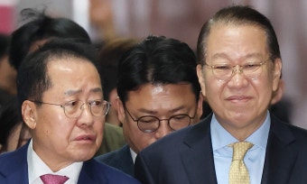 ‘페북 검투사’ 홍준표의 칼끝, ‘쌍권’ 겨눴다…“인간 말종들, 정계 은퇴하라” | 세계일보 ‘페북 검투사’ 홍준표의 칼끝, ‘쌍권’ 겨눴다...