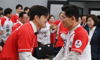 ‘윤석열 거취’ 두고…김문수 “탈당 옳지 않아” vs 김용태 “당 미래로 나아가야” | 세계일보 ‘윤석열 거취’ 두고…김문수 “탈당 옳지...