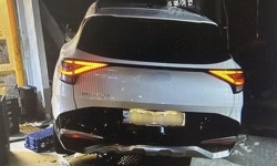 거제 교차로서 SUV 상가 돌진…10대 보행자 등 3명 사상 | 세계일보 거제 교차로서 SUV 상가 돌진…10대 보행자 등 3명 사상