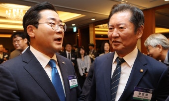 정청래 “난 인파이터” 주장에… 박찬대 “여당일 땐 아웃복서 더 필요” | 세계일보 정청래 “난 인파이터” 주장에… 박찬대 “여당일 땐...