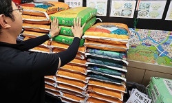 쌀 한가마, 4년만에 22만원 넘어…농식품부, 2만5천t 더 푼다 | 세계일보 쌀 한가마, 4년만에 22만원 넘어…농식품부, 2만5천t 더 푼다