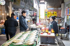 현장구청장실-2025. 현장구청장실 운영[민생현장 방문(정서진중앙시장, 강남시장)] 내용 | 인천광역시 서구 구청장>소통·참여>현장구청장실