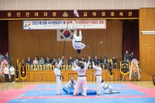 포토,현장속으로!-20231111 태권도협회장 및 온누리병원장 태권도 대회 내용 | 인천광역시 서구 구청장>서구소식>포토,현장속으로!