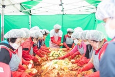 포토,현장속으로!-20241114 정서진 새마을금고 김장 나눔행사 내용 | 인천광역시 서구 구청장>서구소식>포토,현장속으로!