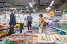 포토,현장속으로!-20240905 추석맞이 거북시장 방문 내용 | 인천광역시 서구 구청장>서구소식>포토,현장속으로!
