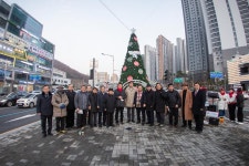 포토,현장속으로!-20241202 루원교차로 성탄트리 점등식 내용 | 인천광역시 서구 구청장>서구소식>포토,현장속으로!