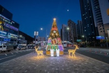 포토,현장속으로!-20251201 루원시티 트리 점등식 내용 | 인천광역시 서구 구청장>서구소식>포토,현장속으로!