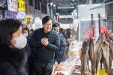 사진뉴스-20250122 설 명절맞이 가좌시장 방문 내용 | 인천광역시 서구 홍보관>서구는 지금>사진뉴스