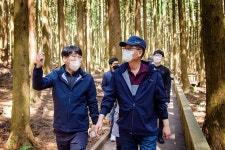 「건강한 도시」생생 현장점검의 날-사려니숲길 - 시정뉴스 홈페이지 서귀포시청