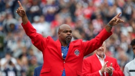 Vince Wilfork Joins Chorus of Patriots Greats Frustrated With Mac Jones - Sports Illustrated Vince Wilfork Joins Chorus of... 
