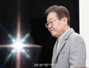민주당 최고위 참석하는 이재명 대표