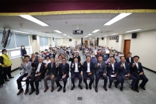 -(사)대한노인회 성주군지회 2020년 성주군 노인대학 개강식 성주군청 > 성주소개 > 군정홍보 > 성주군 새소식 보기