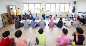 무더위 쉼터 방문(용암,선남,벽진) 성주군청 > 성주소개 > 군정홍보 > 성주군 새소식 보기 성주군상하수도사업소