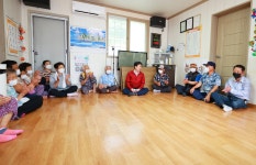 무더위 쉼터 방문(금수,가천,수륜) 성주군청 > 성주소개 > 군정홍보 > 성주군 새소식 보기 성주군사이버기업지원센터