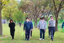 가천면 파크골프장 조성사업장 방문 성주군청 > 성주소개 > 군정홍보 > 성주군 새소식 보기