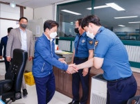 (글보기)추석연휴 근무자 격려 방문 성주군청 > 성주소개 > 군정홍보 > 성주군 새소식 보기 다함께! 힘찬 새성주, 환경과