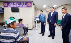 추석 연휴 무강병원 응급실 격려 방문 성주군 새소식 보기 > 군정홍보 > 성주소개 > 성주군청 성주군청