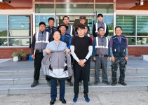 (글보기)환경미화원 냉방조끼 전달식 성주군 새소식 보기 > 군정홍보 > 성주소개 > 성주군청 성주군청