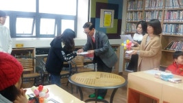 송천 뜨란채 도서관 다독상 시상 | 작은도서관