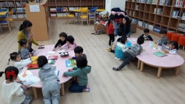 푸른꿈에 꼬마친구들이 찾아 왔어요 | 작은도서관