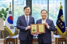 ‘미래 인재에 투자하는 뜻깊은 동행’, 김기원 유원건축사사무소 회장 총 1억 2백만 원 기부 - 서울대뉴스 - 뉴스 - 서울대 소식 - 서울대학교