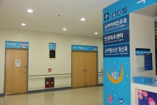 어린이병원의 밝고 쾌적한 내 | 병원 전경 | 갤러리 | 병원소개 | 서울대학교병원