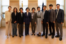 권영희 서울시약사회장 접견 | 숙명여자대학교(국문)