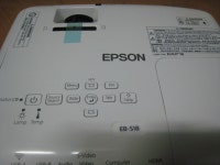 전자종합-장터 - 25만원 Epson EB S18 3000안시 고명암비 만대일 소형빔프로젝터