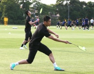 ＧＫ陣　アップでバドミントン　普段使わない筋肉や神経トレに― スポニチ Sponichi Annex サッカー ＧＫ陣　アップでバドミントン... 