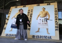 白鵬「いつも通りやるだけ」昨秋Ｖ日馬富士不在の優勝額贈呈式― スポニチ Sponichi Annex スポーツ 白鵬「いつも通りやるだけ」... 