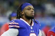試合中に意識を失ったビルズのセーフティー、ダマー・ハムリン（AP） - スポニチ Sponichi Annex スポーツ