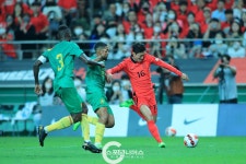현장포토 – 스포츠니어스 220927 하나은행 초청 축구국가대표팀 친선경기 대한민국 vs 카메룬