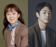 더쿠 - [단독] '흥행퀸' 공효진, 이번엔 정준원과 함께 '유부녀 킬러' 도전